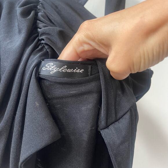 Stylewise Going Out Black Crop Halter Top - Medium - Picture 4 of 6